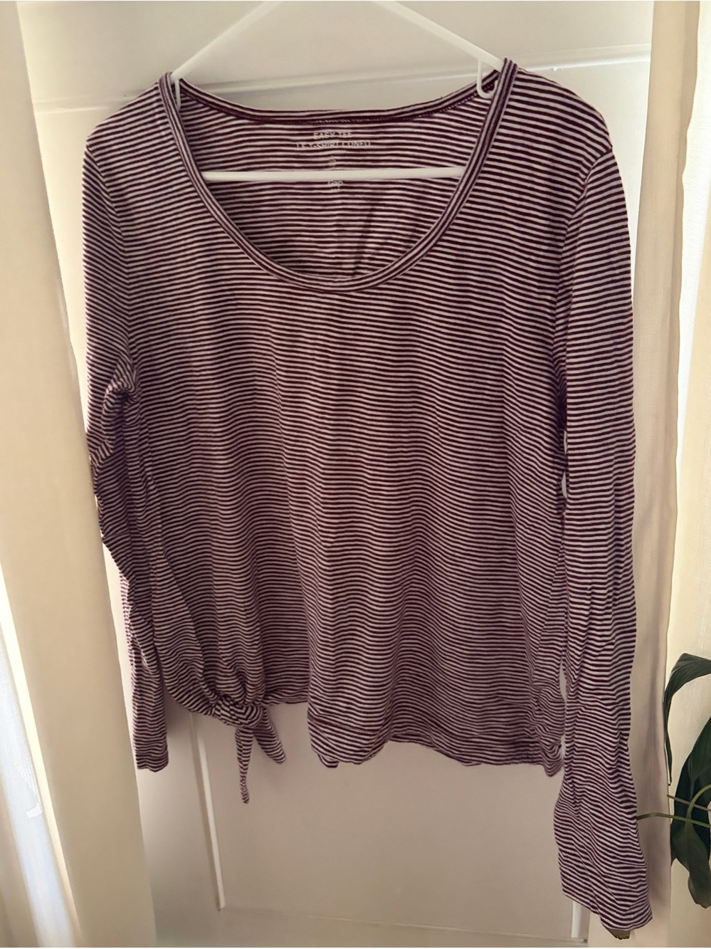 Gap women's easy tee size L purple white striped scoop neck tie on bottom